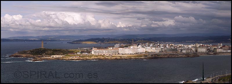 Panorámica de A Coruña desde monte de San Pedro